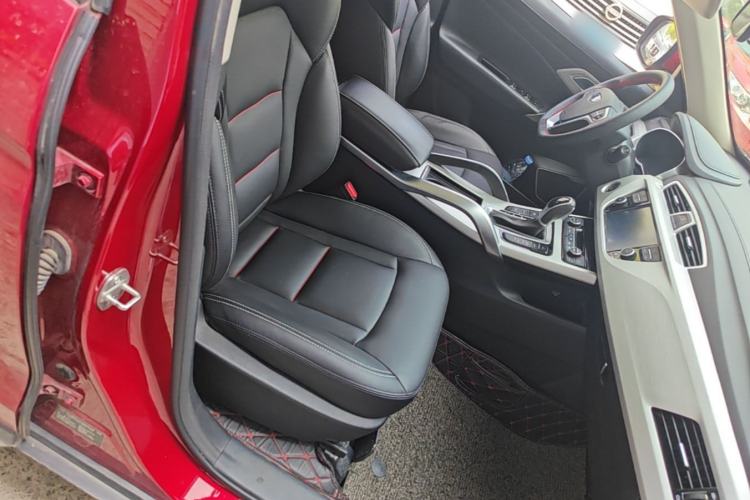Used Geely Auto Emgrand X7 Sport 2018 1.8TD Automatic Two-Wheel Drive Smart Connect 4G Internet Edition Right Front Seat