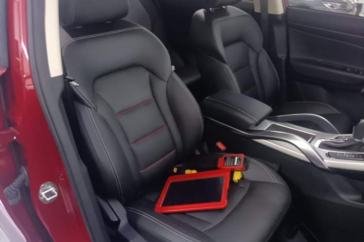 Used Geely Auto Emgrand X7 Sport 2018 1.8TD Automatic Two-Wheel Drive Smart 4G Connected Version Right Front Seat
