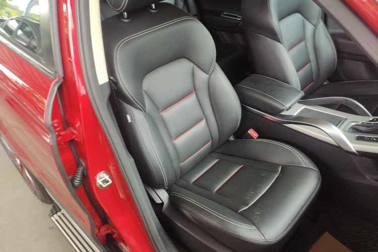 Used Geely Auto Emgrand X7 Sport 2018 1.8TD Automatic Two-Wheel Drive Smart Connect 4G Internet Edition Right Front Seat