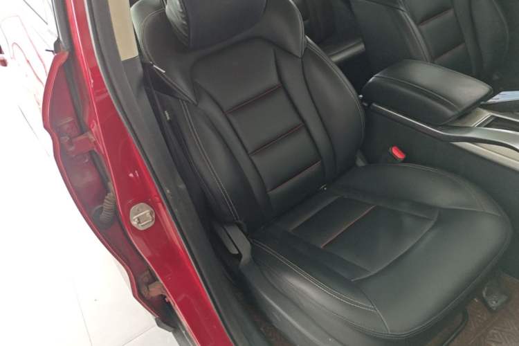 Used Geely Auto Emgrand X7 Sport 2018 1.8TD Automatic Two-Wheel Drive Smart Connect 4G Internet Edition Right Front Seat