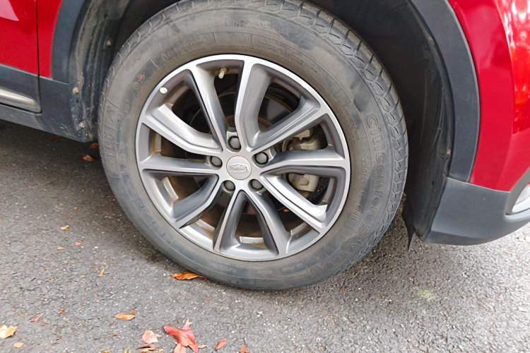 Used Geely Auto Emgrand X7 Sport 2018 1.8TD Automatic Two-Wheel Drive Smart Connect 4G Internet Edition Right Front Wheel Hub