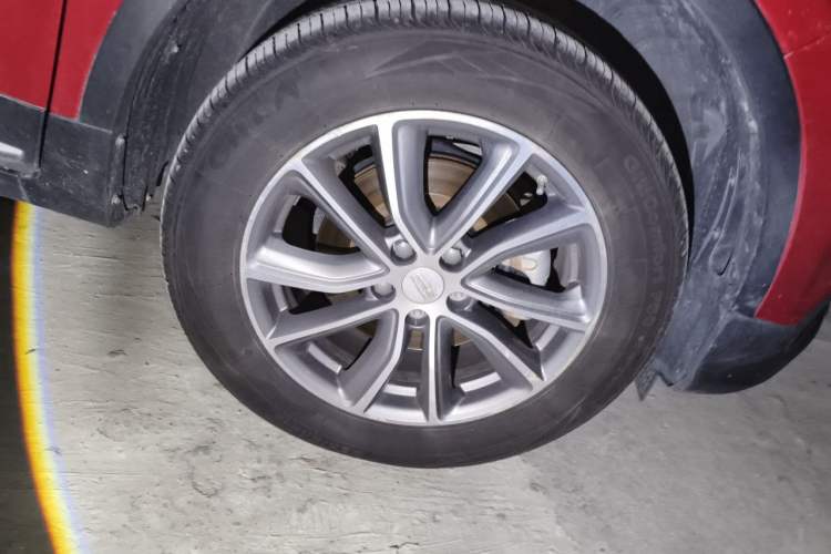 Used Geely Auto Emgrand X7 Sport 2018 1.8TD Automatic Two-Wheel Drive Smart Connect 4G Internet Edition Right Front Wheel Hub