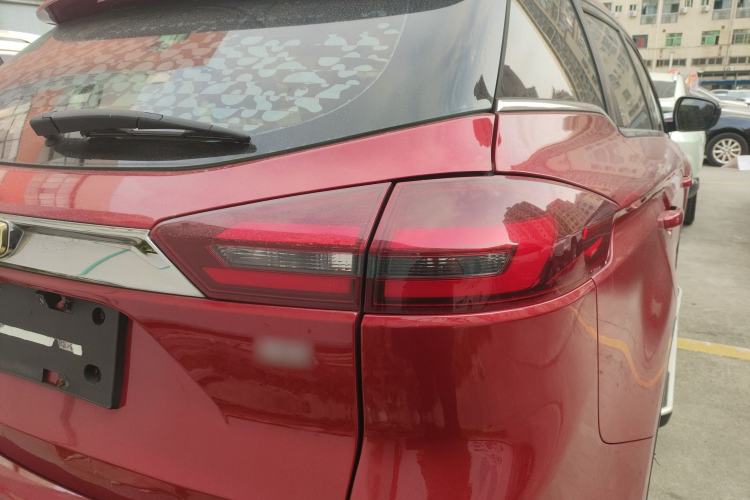 Used Geely Auto Emgrand X7 Sport 2018 1.8TD Automatic Two-Wheel Drive Smart Connect 4G Internet Edition Right Rear Taillight