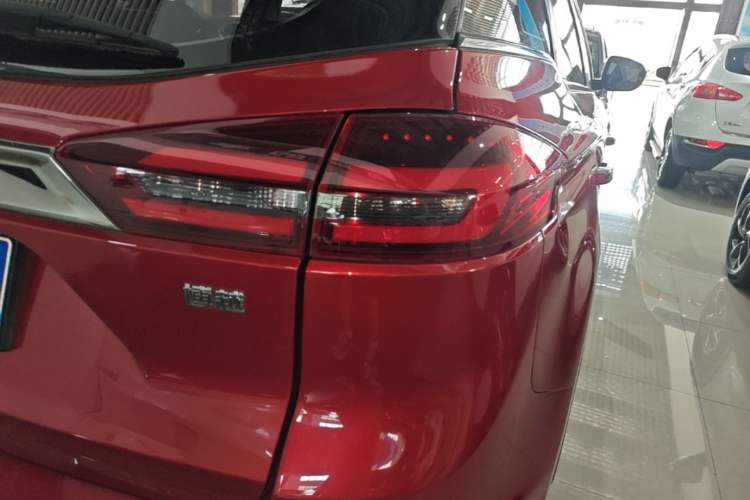 Used Geely Auto Emgrand X7 Sport 2018 1.8TD Automatic Two-Wheel Drive Zhiya Model Right Rear Taillight
