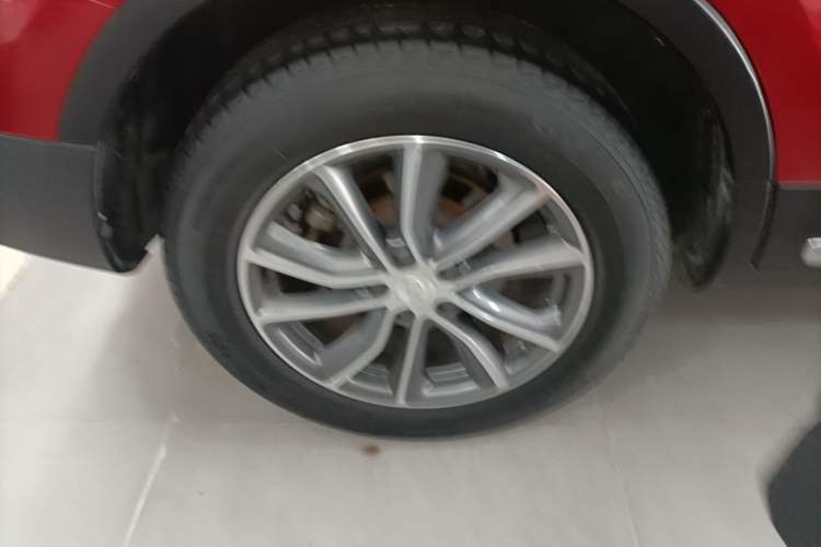 Used Geely Auto Emgrand X7 Sport 2018 1.8TD Automatic Two-Wheel Drive Smart Connect 4G Internet Edition Right Rear Wheel Hub