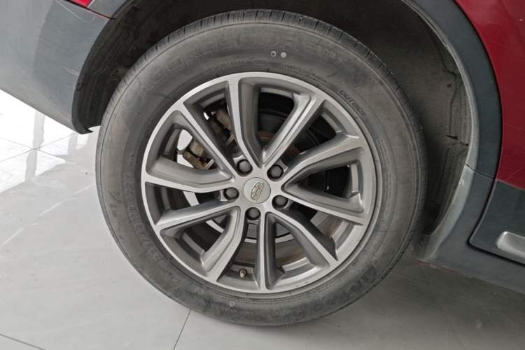 Used Geely Auto Emgrand X7 Sport 2018 1.8TD Automatic Two-Wheel Drive Smart Connect 4G Internet Edition Right Rear Wheel Hub