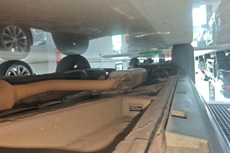 Used Geely Auto Emgrand X7 Sport 2018 1.8TD Automatic Two-Wheel Drive Zhiya Model Right Side Sill