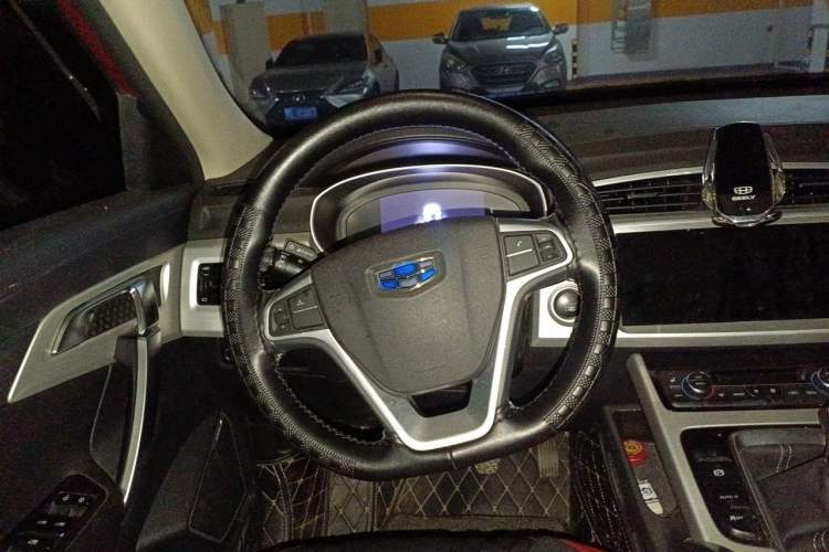 Used Geely Auto Emgrand X7 Sport 2018 1.8TD Manual Two-Wheel Drive Smart Connect 4G Internet Edition Steering Wheel