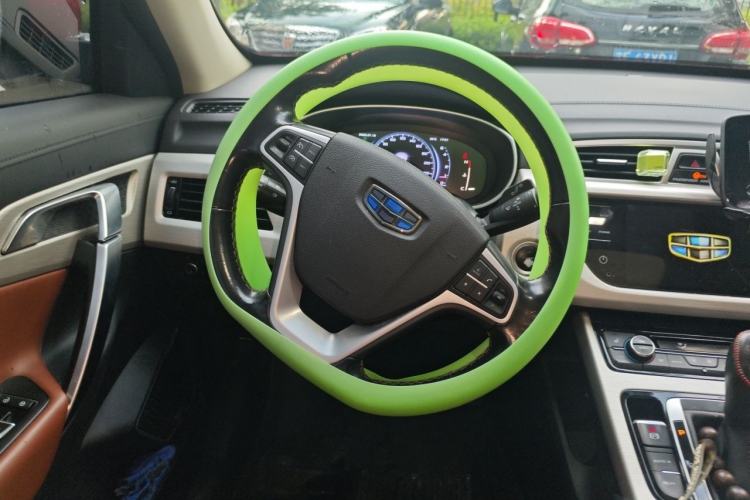 Used Geely Auto Emgrand X7 Sport 2018 Sport Edition 1.8TD Automatic Two-Wheel Drive ZhiZun Model Steering Wheel