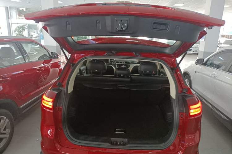 Used Geely Auto Emgrand X7 Sport 2018 1.8TD Automatic Two-Wheel Drive Smart Connect 4G Internet Edition Trunk