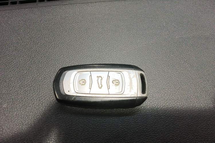Used Geely Auto Emgrand X7 Sport 2018 1.8TD Automatic Two-Wheel Drive Smart Connect 4G Internet Edition Vehicle Key