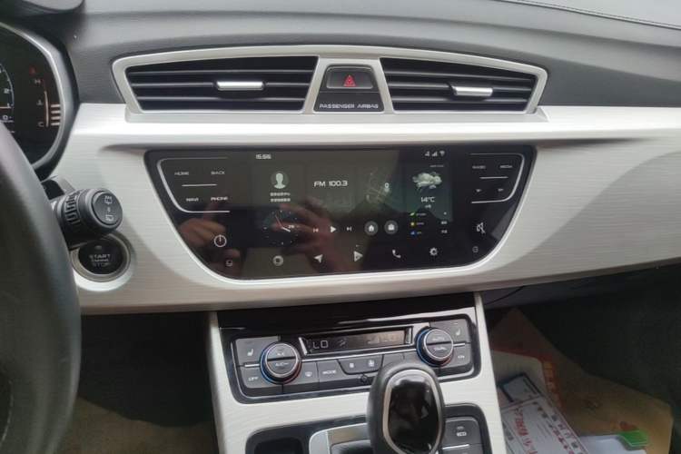 Used Geely Auto Emgrand X7 Sport 2018 1.8TD Automatic Two-Wheel Drive ZhiZun Model with 4G Connectivity Audio And AC Panel