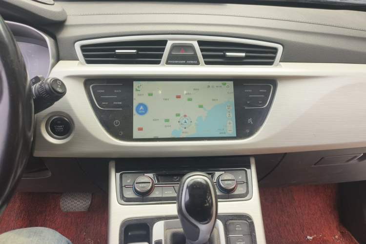 Used Geely Auto Emgrand X7 Sport 2018 Sport Edition 1.8TD Automatic Two-Wheel Drive ZhiZun Model Audio And AC Panel