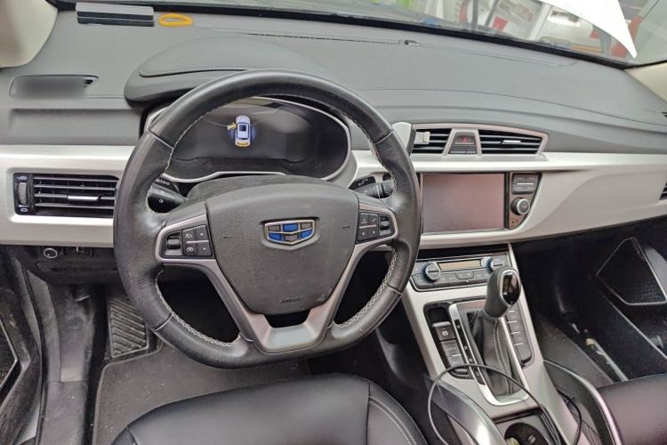 Used Geely Auto Emgrand X7 Sport 2018 1.8TD Automatic Two-Wheel Drive Smart Connect 4G Internet Edition Center Console