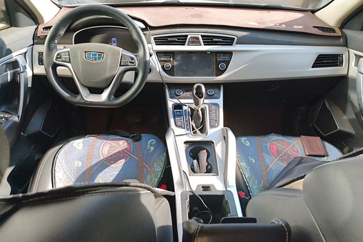 Used Geely Auto Emgrand X7 Sport 2018 1.8TD Automatic Two-Wheel Drive Smart Connect 4G Internet Edition Center Console