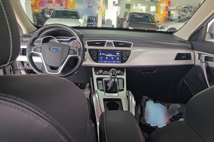 Used Geely Auto Emgrand X7 Sport 2018 1.8TD Manual Two-Wheel Drive Zhiya Model Center Console