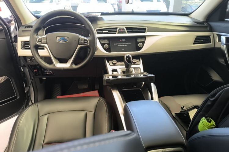 Used Geely Auto Emgrand X7 Sport 2018 1.8TD Automatic Two-Wheel Drive Smart Connect 4G Internet Edition Center Console