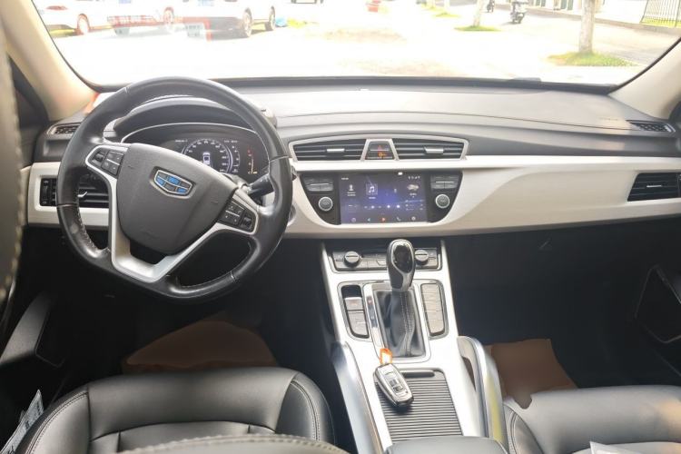 Used Geely Auto Emgrand X7 Sport 2018 1.8TD Automatic Two-Wheel Drive Smart Connect 4G Internet Edition Center Console