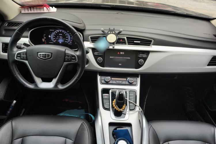 Used Geely Auto Emgrand X7 Sport 2018 1.8TD Automatic Two-Wheel Drive Smart Connect 4G Internet Edition Center Console
