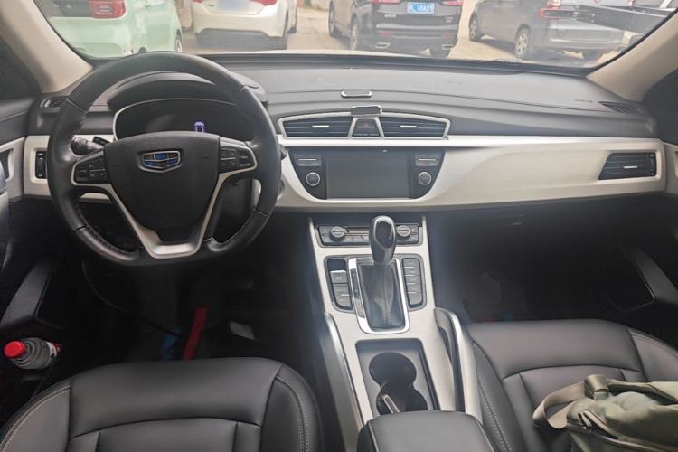 Used Geely Auto Emgrand X7 Sport 2018 1.8TD Automatic Two-Wheel Drive Smart Connect 4G Internet Edition Center Console