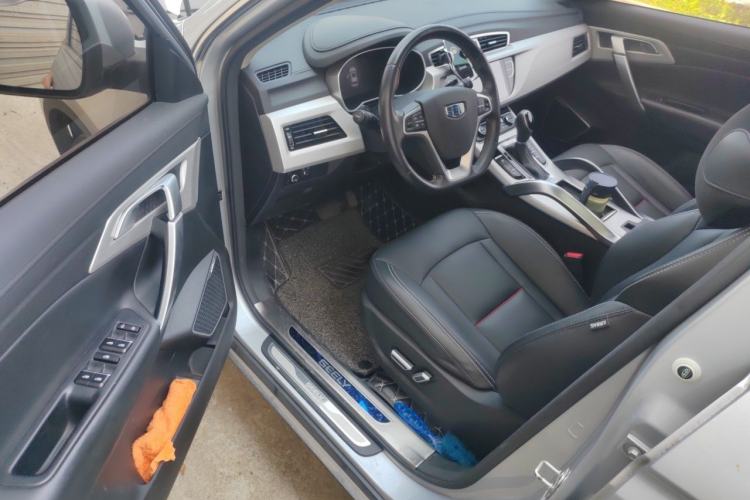 Used Geely Auto Emgrand X7 Sport 2018 1.8TD Automatic Two-Wheel Drive Smart Connect 4G Internet Edition Driver Seat