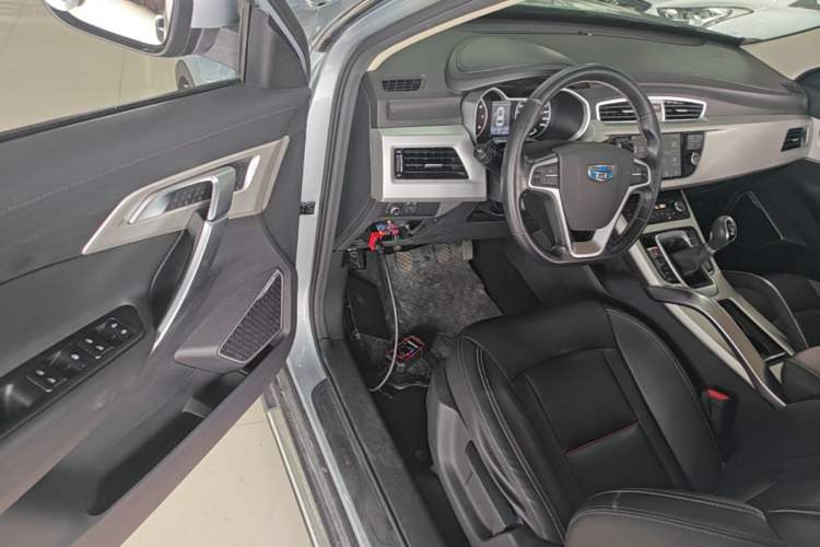Used Geely Auto Emgrand X7 Sport 2018 1.8TD Manual Two-Wheel Drive Zhiya Model Driver Seat