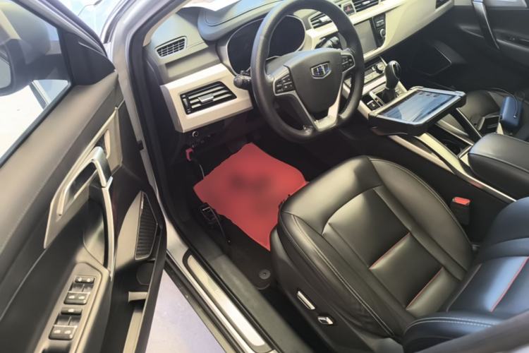 Used Geely Auto Emgrand X7 Sport 2018 1.8TD Automatic Two-Wheel Drive Smart Connect 4G Internet Edition Driver Seat