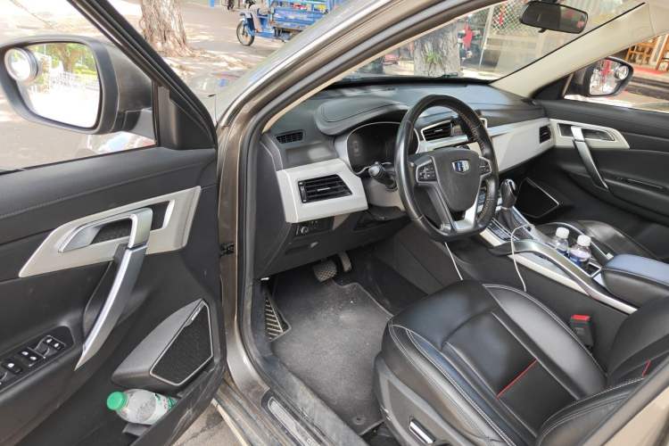 Used Geely Auto Emgrand X7 Sport 2018 1.8TD Automatic Two-Wheel Drive Smart Connect 4G Internet Edition Driver Seat