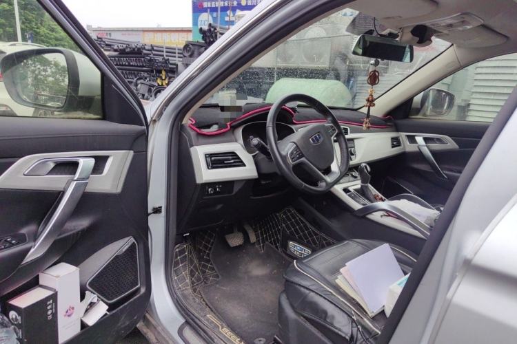 Used Geely Auto Emgrand X7 Sport 2018 Revised Version 1.8TD Automatic Two-Wheel Drive Smart Connectivity 4G-Enabled Edition Driver Seat