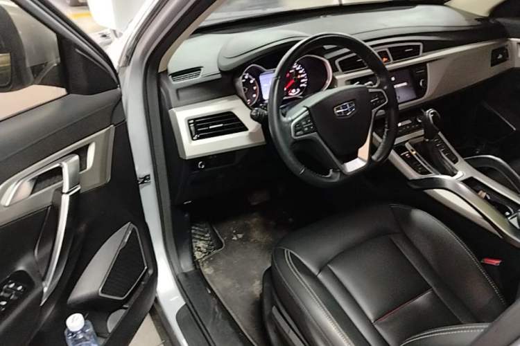 Used Geely Auto Emgrand X7 Sport 2018 1.8TD Automatic Two-Wheel Drive Zhiya Model Driver Seat