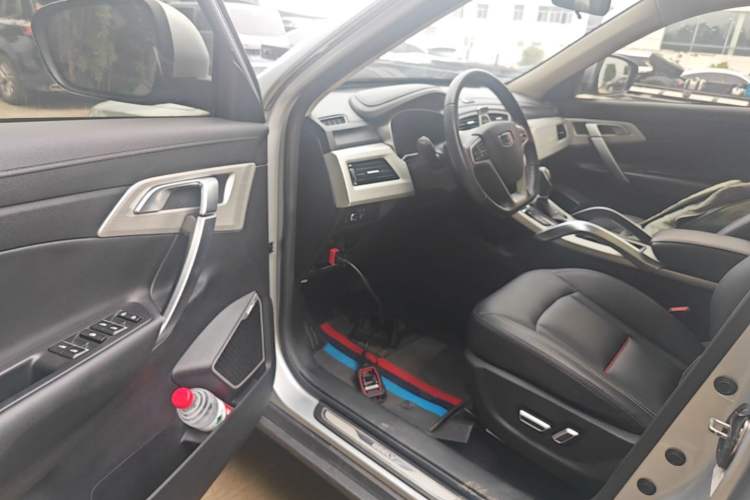 Used Geely Auto Emgrand X7 Sport 2018 1.8TD Automatic Two-Wheel Drive Smart Connect 4G Internet Edition Driver Seat