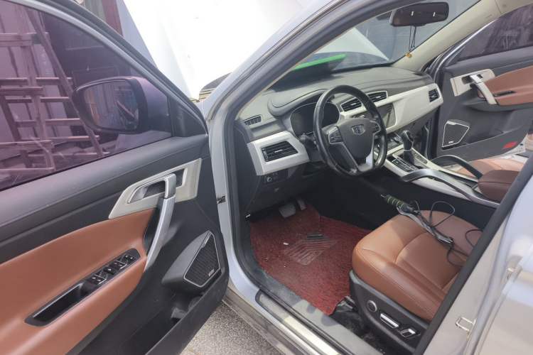 Used Geely Auto Emgrand X7 Sport 2018 Sport Edition 1.8TD Automatic Two-Wheel Drive ZhiZun Model Driver Seat