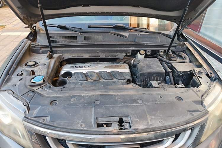 Used Geely Auto Emgrand X7 Sport 2018 1.8TD Automatic Two-Wheel Drive Smart Connect 4G Internet Edition Engine Bay