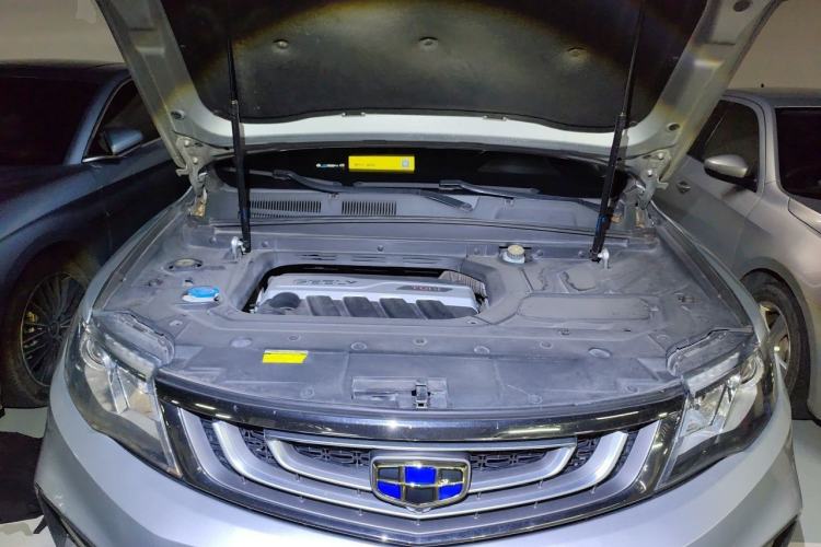 Used Geely Auto Emgrand X7 Sport 2018 1.8TD Automatic Two-Wheel Drive Zhiya Model Engine Bay