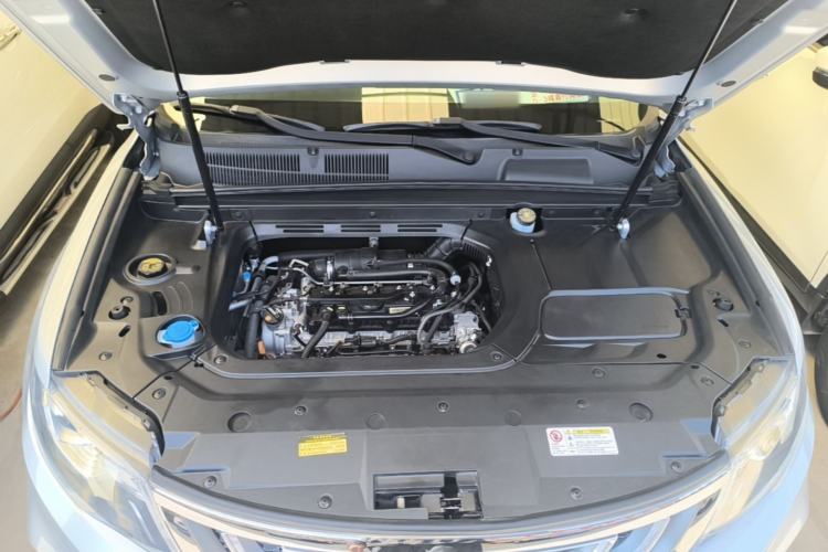 Used Geely Auto Emgrand X7 Sport 2018 1.8TD Automatic Two-Wheel Drive Smart Connect 4G Internet Edition Engine Bay