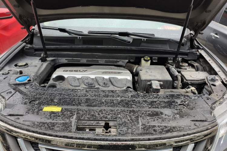 Used Geely Auto Emgrand X7 Sport 2018 1.8TD Automatic Two-Wheel Drive Smart Connect 4G Internet Edition Engine Bay