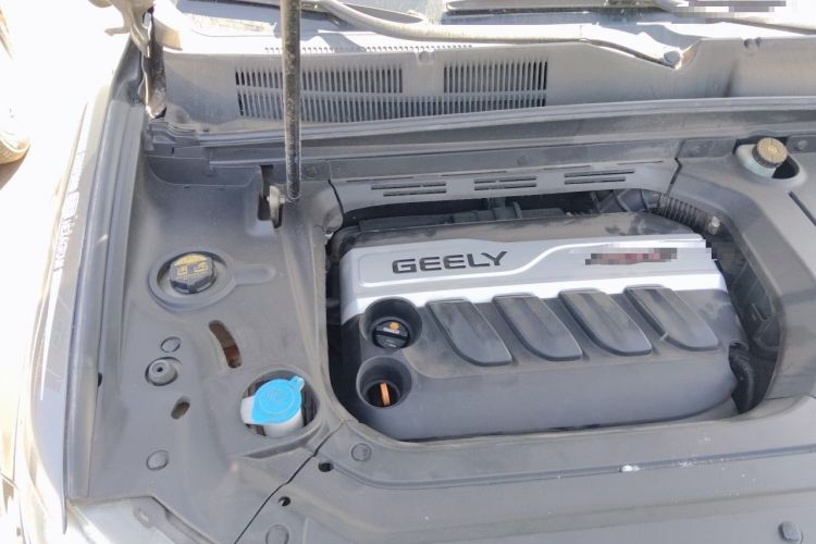 Used Geely Auto Emgrand X7 Sport 2018 1.8TD Automatic Two-Wheel Drive ZhiZun Model with 4G Connectivity Engine Bay Right