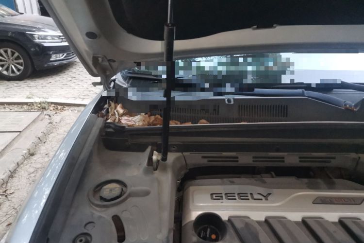 Used Geely Auto Emgrand X7 Sport 2018 1.8TD Automatic Two-Wheel Drive Smart Connect 4G Internet Edition Engine Bay Right