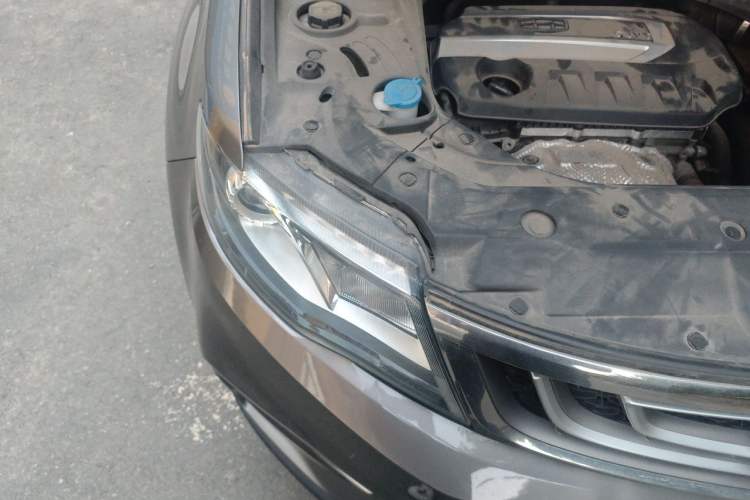 Used Geely Auto Emgrand X7 Sport 2018 2.0L Manual Two-Wheel Drive Zhiya Version Engine Bay Right