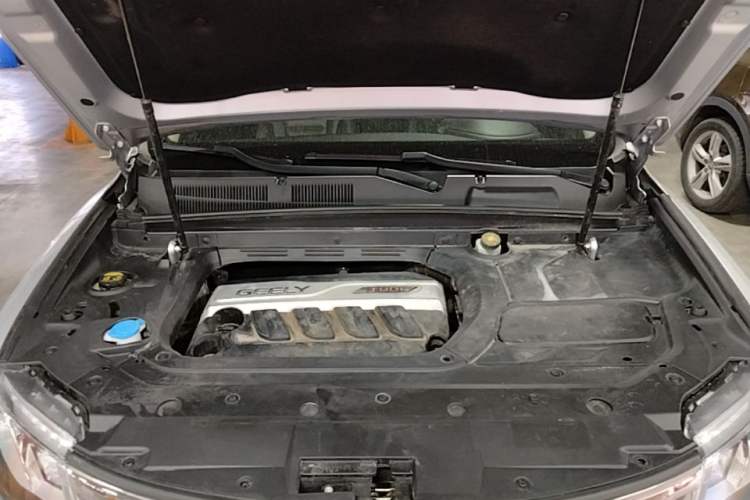 Used Geely Auto Emgrand X7 Sport 2018 1.8TD Automatic Two-Wheel Drive Zhiya Model Engine Bay