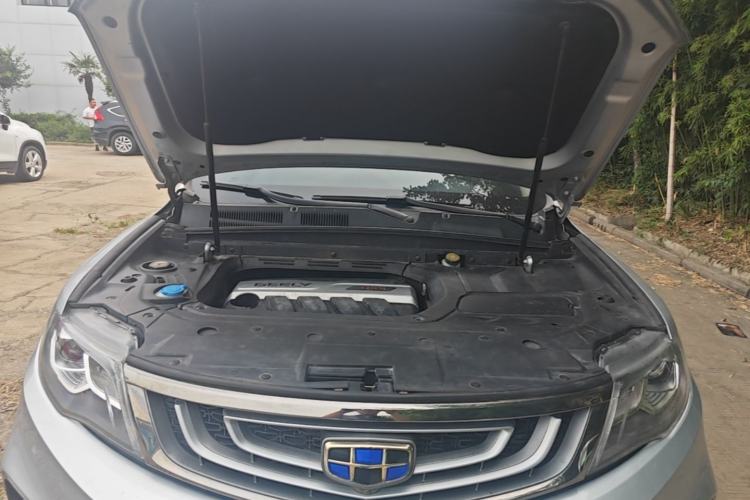 Used Geely Auto Emgrand X7 Sport 2018 1.8TD Automatic Two-Wheel Drive Smart Connect 4G Internet Edition Engine Bay