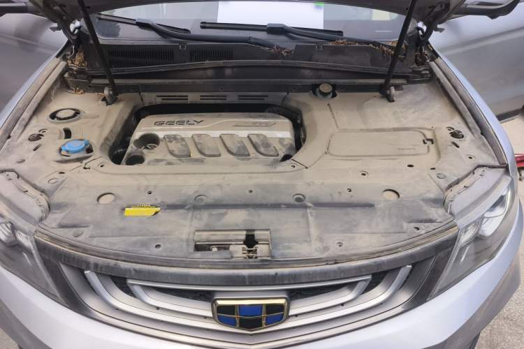 Used Geely Auto Emgrand X7 Sport 2018 Sport Edition 1.8TD Automatic Two-Wheel Drive ZhiZun Model Engine Bay
