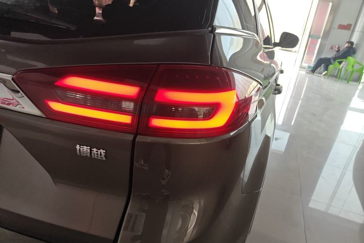 Used Geely Auto Emgrand X7 Sport 2018 2.0L Manual Two-Wheel Drive Zhiya Version Exterior 3