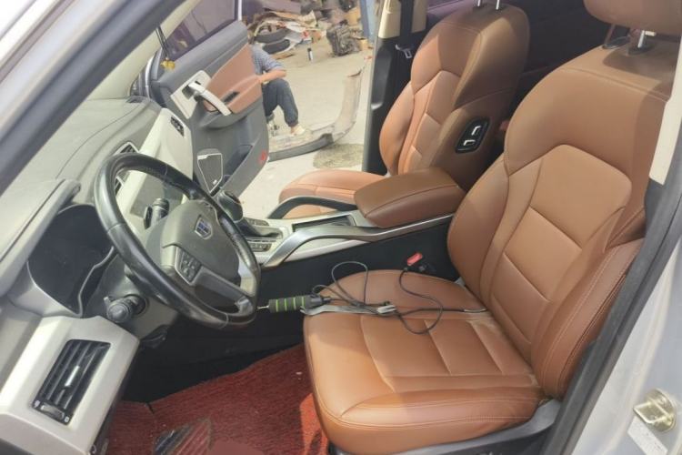 Used Geely Auto Emgrand X7 Sport 2018 Sport Edition 1.8TD Automatic Two-Wheel Drive ZhiZun Model Exterior 3