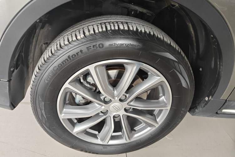 Used Geely Auto Emgrand X7 Sport 2018 2.0L Manual Two-Wheel Drive Zhiya Version Exterior 4