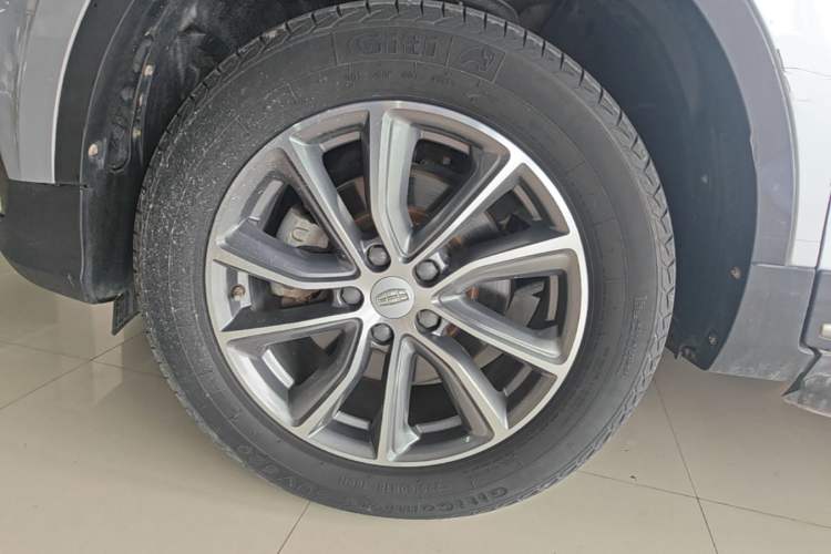 Used Geely Auto Emgrand X7 Sport 2018 1.8TD Manual Two-Wheel Drive Zhiya Model Exterior 4