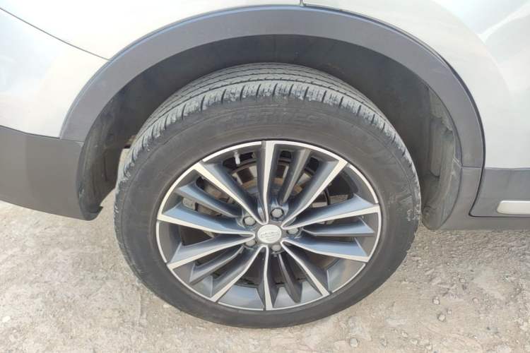 Used Geely Auto Emgrand X7 Sport 2018 1.8TD Automatic Two-Wheel Drive ZhiZun Model with 4G Connectivity Exterior 5
