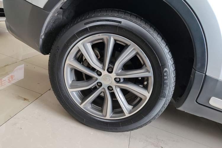 Used Geely Auto Emgrand X7 Sport 2018 1.8TD Automatic Two-Wheel Drive Zhiya Model Exterior 5