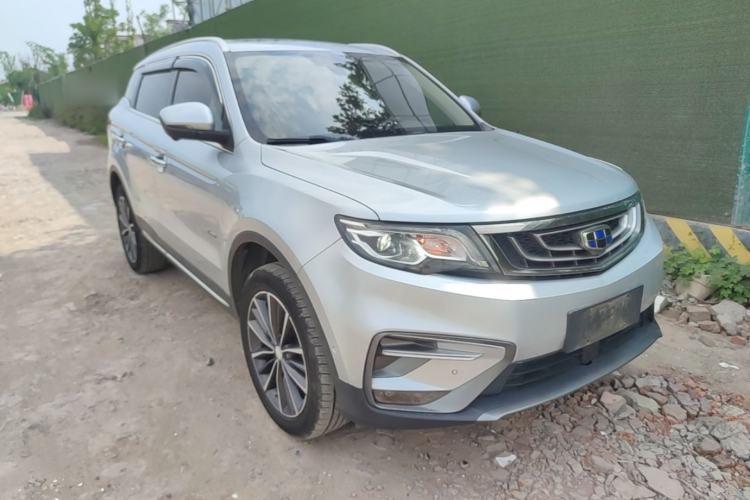 Used Geely Auto Emgrand X7 Sport 2018 1.8TD Automatic Two-Wheel Drive ZhiZun Model with 4G Connectivity Front Right 45 Deg