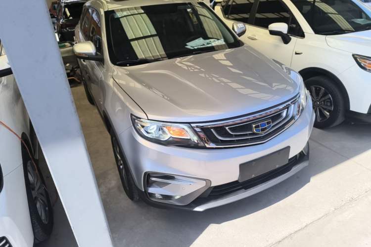 Used Geely Auto Emgrand X7 Sport 2018 1.8TD Automatic Two-Wheel Drive Smart Connect 4G Internet Edition Front Right 45 Deg